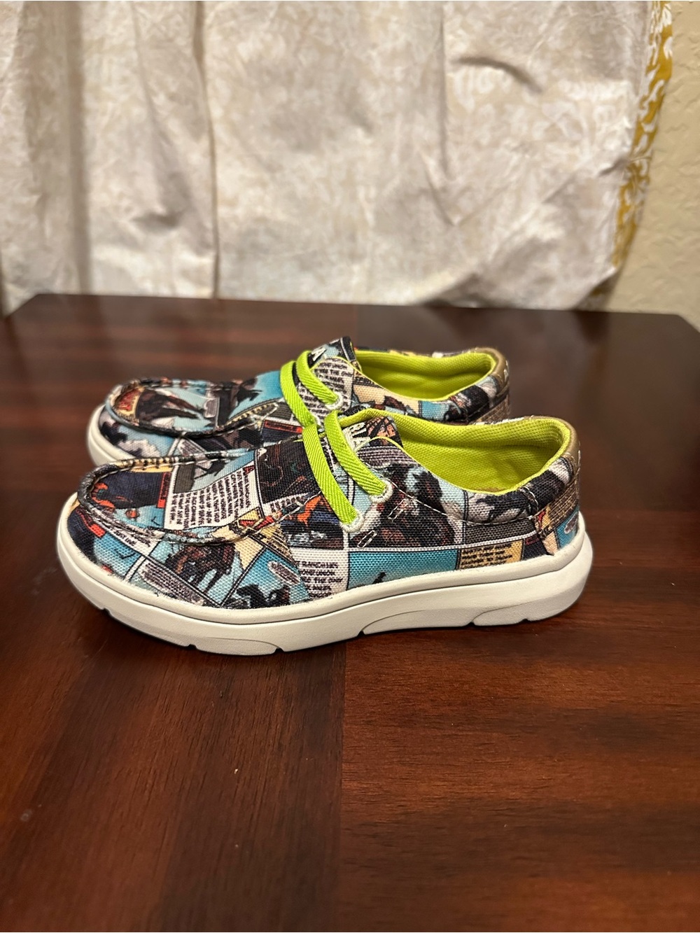 Ariat Kids Hilo Comic Book Slip On Shoes size 11M Canvas NWOT